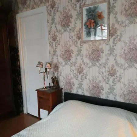 Quarto em Acomodações Particulares Chez Virginie Lourdes